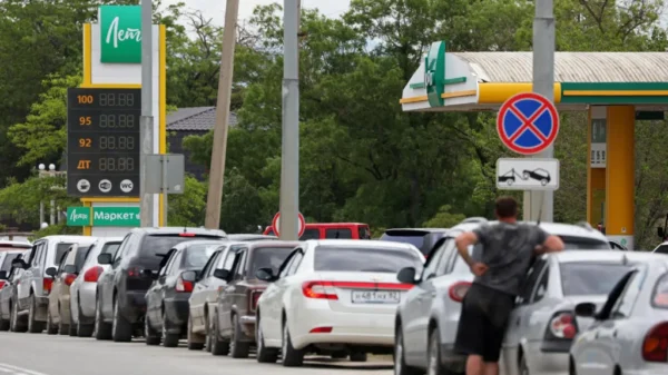 Krimea ndalon shitjen e karburantit pas sulmeve ukrainase mbi objektivat e naftës ruse