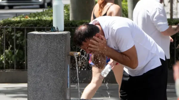 Paralajmërim për nxehtësi ekstreme në Britani, temperaturat në Evropë pritet të kalojnë 40°C