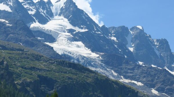 Tre alpinistë humbin jetën në Alpet Italiane
