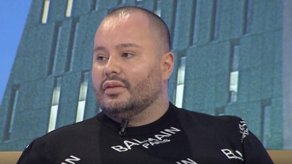 Arbër Bytyqi duket si një njeri tjetër, ky është transformimi i grimerit