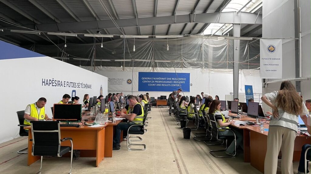 Numërohen 70% e votave për deputetë, këta janë kandidatët më të votuar nëpër parti
