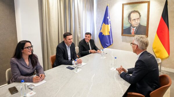 Abdixhiku pret ambasadorin gjerman: Vendi ka nevojë për stabilitet politik dhe institucional