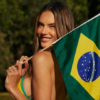 Modelja braziliane i vuri flakën rrjeteve me bikini, bën dedikimin e veçantë