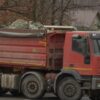 Plani terrorist: Automjetet në barrikada ishin me eksploziv (VIDEO)