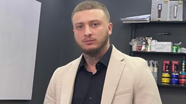 Fero provokon ndjekësit, sjell pak nga pamja e të dashurës