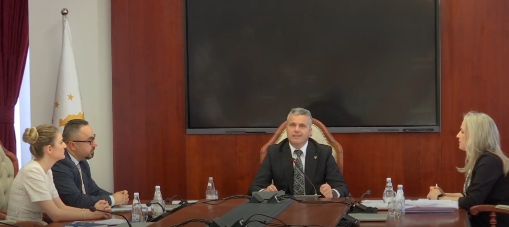 4 vjet pritje: Gara për kryeprokuror, Isufaj spektator (VIDEO)