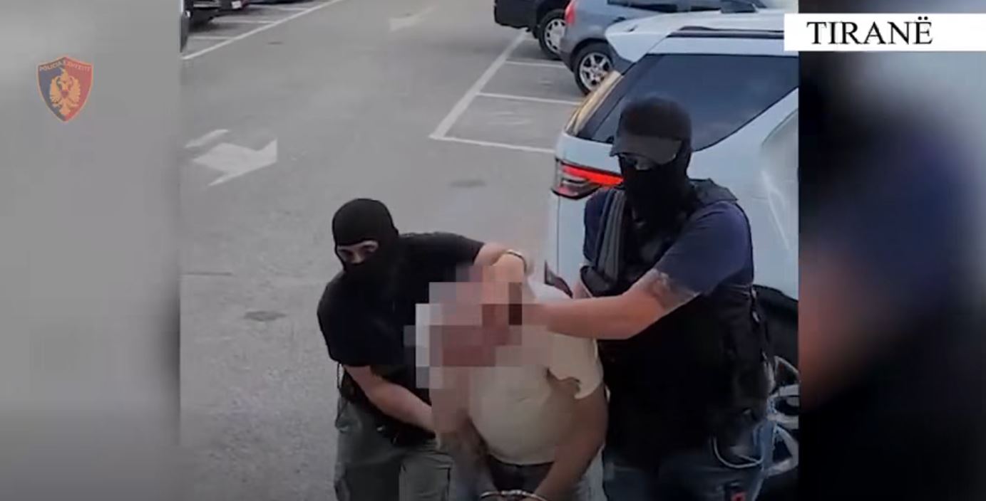 Pamje nga arrestimi i 35-vjeçarit që shpërndante kokainë në Tiranë (VIDEO)