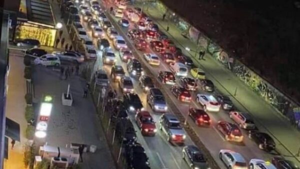 “Një javë pa gjumë”, e moshuara alarmon për garat me motorë në Rrugën B (VIDEO)