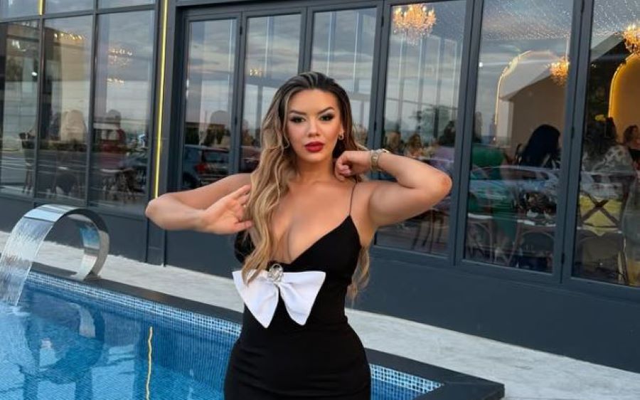 Sasa Hoda më elegante se kurrë, shkëlqen në paraqitjen e saj të fundit