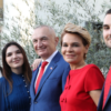 Djali i Ilir Metës i dhuron këngëtares trëndafilin më të bukur