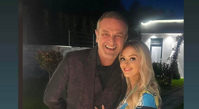 E bija i bën dedikimin më emocionues Sinan Vllasaliut