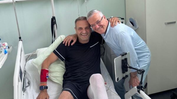 “Qoftë e kaluar miku im”, Dani viziton Sinan Vllasaliun në spital