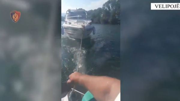 Mjeti lundrues pësoi defekt në det, shpëtohet turisti në Velipojë