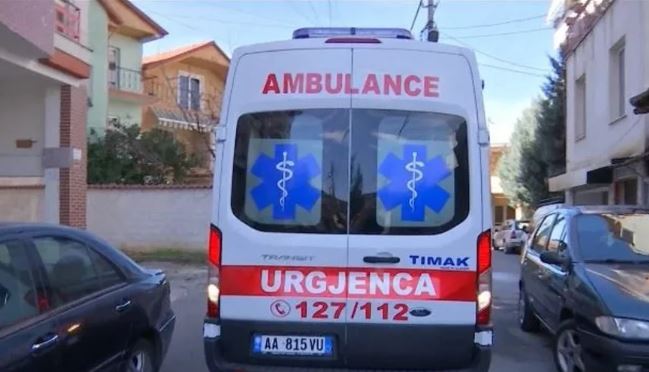 Një 25-vjeçar gjendet pa shenja jete në një banesë në Tiranë