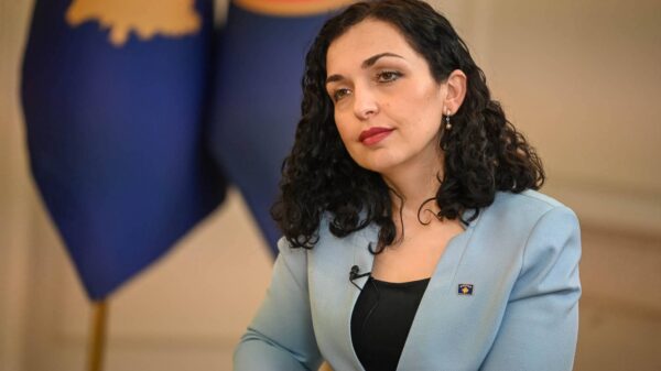 Vjosa Osmani i kthehet jetës reale, ja çfarë bën një ditë para zgjedhjeve