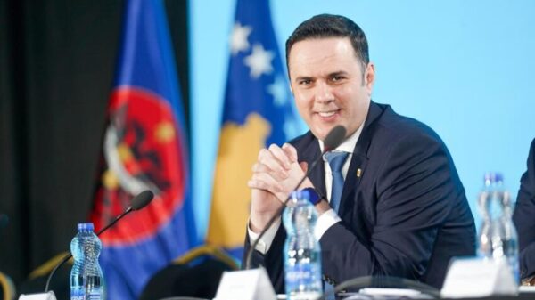 “Si nuk u ngopën kurrë?”, reagon Abdixhiku pasi iu kërkua dorëheqja
