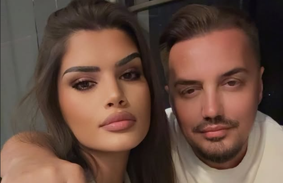 Me filtera, Eronita publikon selfie me Bleron