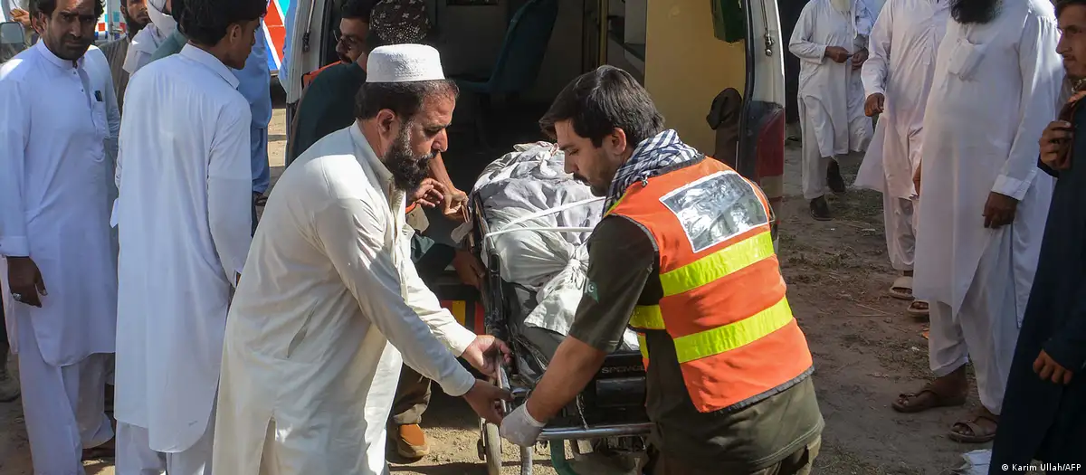 Dy bomba në Pakistan vrasin të paktën 7 persona
