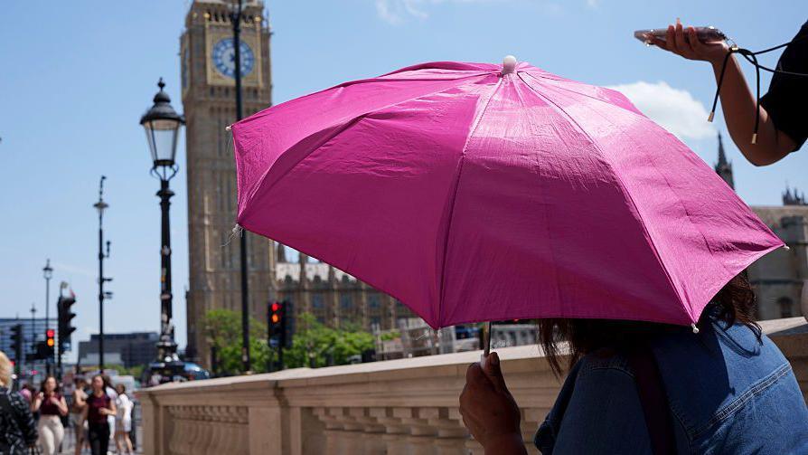 Britania thyen rekordin e temperaturave të qershorit për herë të tretë brenda ditës