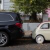 Zmadhimi i makinave po rrit rrezikun për jetën dhe po pakëson parkingjet