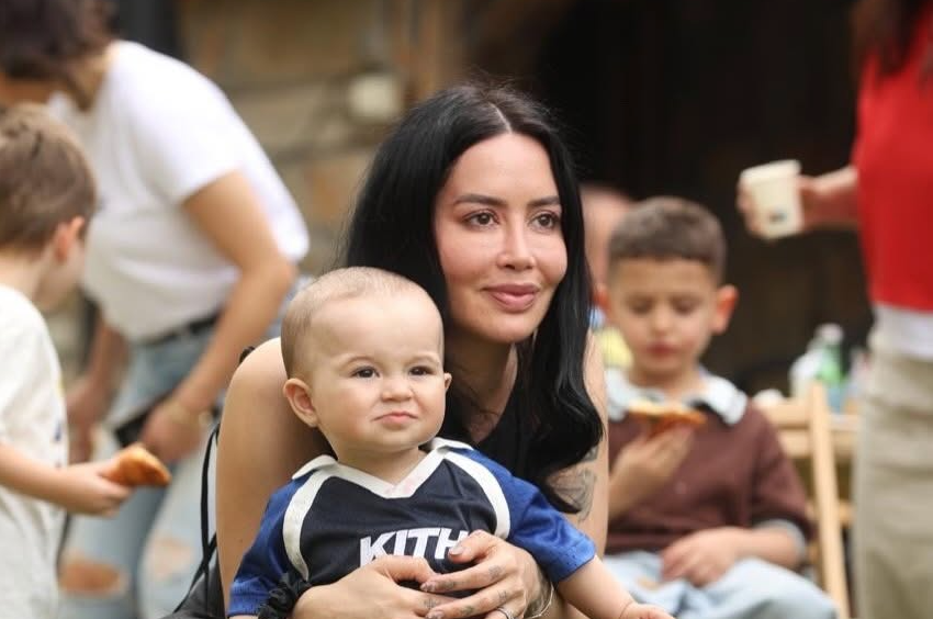 Vajzë apo djalë? Dafina zbulon gjininë e bebit që po vjen në jetë