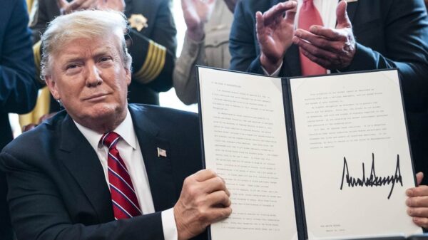 Trump vazhdon edhe për 1 vit gjendjen e jashtëzakonshme për Ballkanin Perëndimor