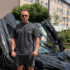 Edi shfaqet me supermakinë luksoze, lëshon deklaratë që po bën bujë