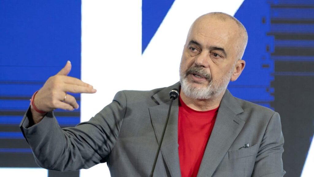 Reperi shqiptar i del në mbrojtje Edi Ramës: “Jam me Bossin”