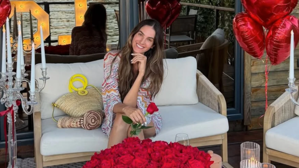 Emina Çunmulaj ndan surprizën romantike të bashkëshortit në përvjetorin e martesës