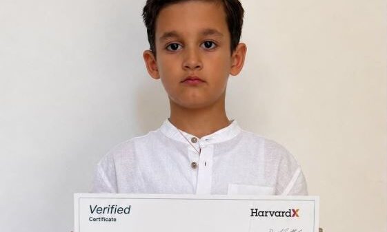 7-vjeçari nga Kosova përfundon me sukses programin HarvardX për programim