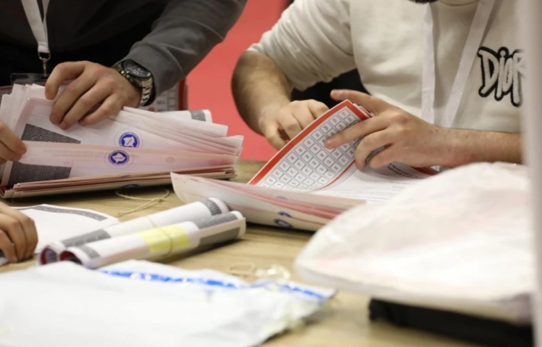 VV rrit numrin e mandateve në Kuvend, shkon në 52