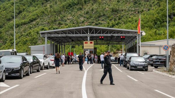 Tentoi t’i korruptojë policët me 30 euro, arrestohet shtetasi serb në kufi