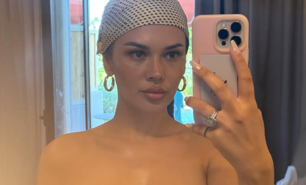 Dikur u komentua për mbipeshë, sot Sellma publikon me krenari poza me bikini
