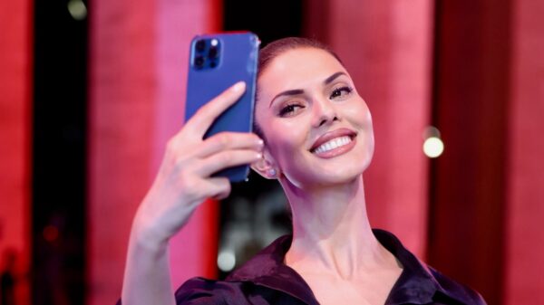 Agnesa Vuthaj shijon pushimet me djalin e saj