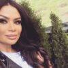 Zanfina Ismaili e kthen një detaj të thjeshtë në stil