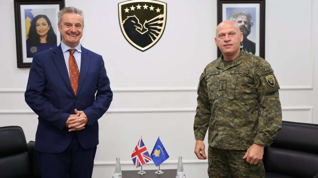 Jashari pret ambasadorin britanik, diskutohet për sigurinë dhe forcimin e bashkëpunimit me FSK-në
