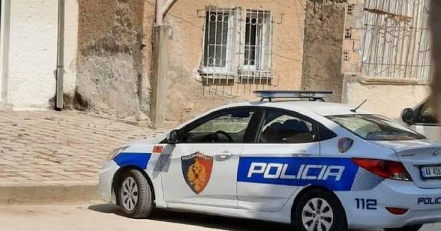 E rëndë në Lushnjë, kërkohet 42-vjeçari që dyshohet se dhunoi seksualisht një grua me probleme mendore  