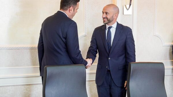 Abdixhiku pas takimit me ministrin francez: Stabiliteti institucional, kyç për rrugën evropiane të Kosovës