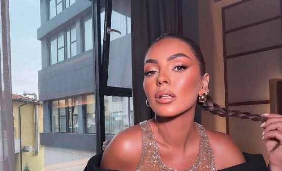 Fifi bën namin në dhomën e këtij hoteli