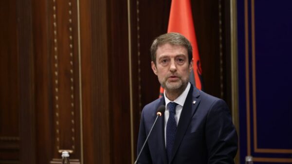 Shqipëria i përgjigjet Vuçiqit: Retorika nacionaliste s’mund ta tërheqë zvarrë rajonin