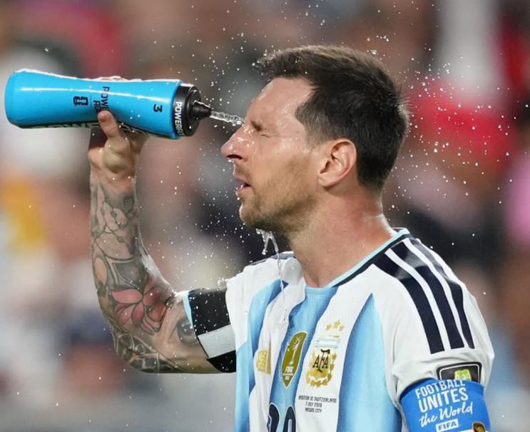 “Messi, i përkëdheluri i FIFA-s”, Argjentina kthehet nga ekipi i dashur në ‘armik’ të internetit