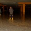 Shiu i rrëmbyeshëm përmbyti Rahovecin, pamje nga parkingu i mbuluar me ujë (VIDEO)
