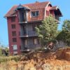 Nis rrënimi i shtëpisë që rrezikonte të shembej nga punimet në “Rrugën A”
