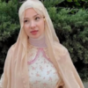 Shfaqi këmbët në një video, arrestohet influencerja me shami në Turqi