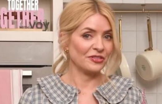 Holly Willoughby rikthehet në ekran pas tre vitesh