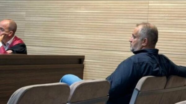Shpend Ahmeti dënohet me 2 vjet burgim dhe 5 mijë euro gjobë