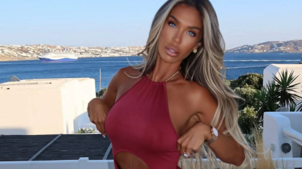 Për t’u dukur sa më "hot", Adelina Tahiri bën edhe këtë veprim