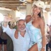 Adelina po shijon pushimet, shfaqet e lumtur në krahët e bashkëshortit