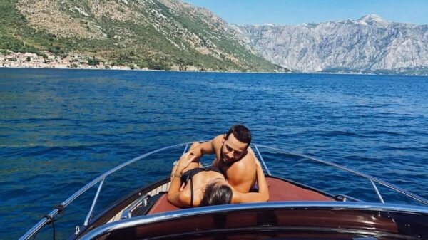 Momente romantike mes Capital T dhe Adrola Dushit nga pushimet