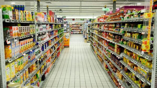 Arkëtarja e re ‘pa dashje’ pengon grabitjen në ditën e parë të punës
